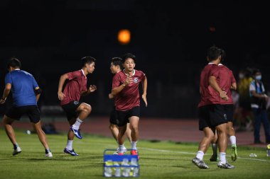 Bangplee-Samutprakan-10NOV2021: Samutprakan şehri ile Tayland 'daki samutprakan Stadyumu' nda birleşen Muangthong maçında Samutprakan şehrinin 49 numaralı samutprakan oyuncusu