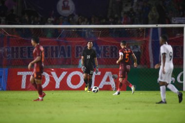 Chiangmai - Tayland, 25 Eylül 2022: Kittipong Phoothawchuek # 20 Tayland futbolcusu Tayland ile Malezya arasında 700 yıllık stadyum, Tayland