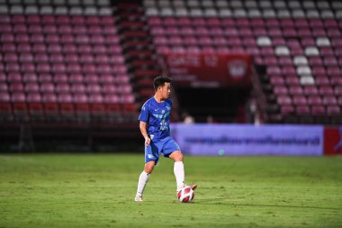 Thathaburi-thailand-12SEP2021: WorACHIT KANITSRIBUMPHEN # 8, thunderdome Stadyumu, Tayland 'daki Chonburi Fc' e karşı muangthong mücadelesi sırasında