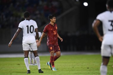 Chiangmai, Tayland - 25 Eylül 2022: Channarong Promsrikaew # 23 Tayland Kupası sırasında 700 yıllık stadyumda Malezya 'ya karşı oynandı. 