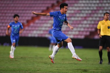 Thathaburi-thailand-12SEP2021: WorACHIT KANITSRIBUMPHEN # 8, thunderdome Stadyumu, Tayland 'daki Chonburi Fc' e karşı muangthong mücadelesi sırasında