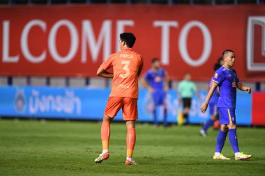 THanyaburi, PATHUMTHANI, THAILAND - 6 Kasım 2021: Pansa hemviboon # 3 Hemviboon # 3 gömücü Bailague2021 'de BGPu ile Tayland' ın başkenti Leo Stadyumu 'nda defnedilmeleri arasında bir araya geldi.