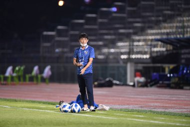 Bangplee-Samutprakan-10NOV2021: Samutprakan şehri ile Tayland samutprakan Stadyumu 'nda birleşen Muangthong arasında geçen 2021 yılındaki samutprakan şehrinin baş antrenörü Masatada Ishii