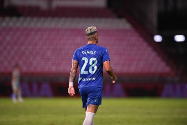 Nonthaburi-thailand-12SEP2021-DENNIS MURILO SKRZYPIEC # 28 numara 2021 yılındaki muangthong maçında Thunderdome Stadyumu, Tayland 'daki Chonburi Fc' e karşı savaşıyor.