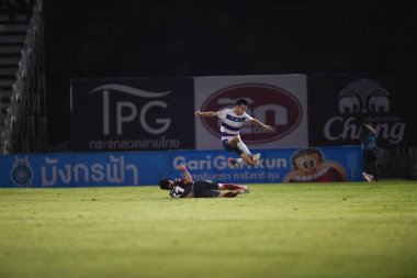 Bangplee-Samutprakan-10NOV2021: Samutprakan şehri ile Tayland 'daki samutprakan Stadyumu' nda birleşen Muangthong maçında Samutprakan şehrinin 3 numaralı samutprakan oyuncusu