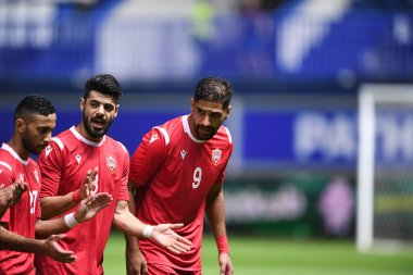 PATHUMTHANI, THAILAND -31 Mayıs 2022: Abdülla Yusuf Hilal # 9 Barrain Oyuncuları Tayland ile Bahreyn arasındaki dostluk maçı sırasında bg stadyumu, Tayland