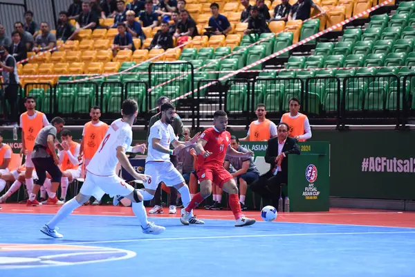 Bangkok, Tayland - 28 Nisan 2024: Muhammed Osamanmusa # 11 Tayland Oyuncusu 2024 'te Tayland' ın Bangkok Arena kentinde İran ile karşı karşıya geldi.