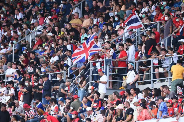 Buriram, Tayland - 2 OCT 2022: Motogp thailand 2022 sırasındaki motor sporu hayranları