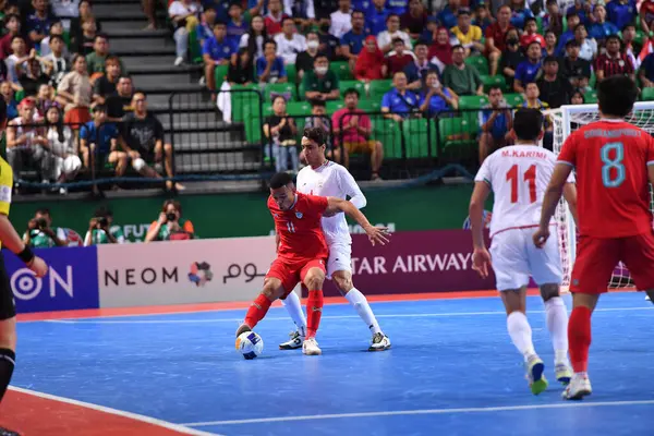 Bangkok, Tayland - 28 Nisan 2024: Muhammed Osamanmusa # 11 Tayland Oyuncusu 2024 'te Tayland' ın Bangkok Arena kentinde İran ile karşı karşıya geldi.