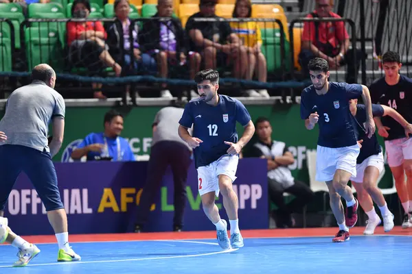 Bangkok, Tayland - 28 Nisan 2024: Ali Akrami # 12 İran Oyuncusu 2024 Asya Kupası sırasında Tayland 'ın Bangkok Arena kentinde