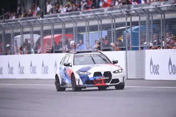 Buriram, Tayland - 2 Ekim 2022: Motogp thailand 2022 sırasındaki güvenli otomobil chang uluslararası pistinde, gömü