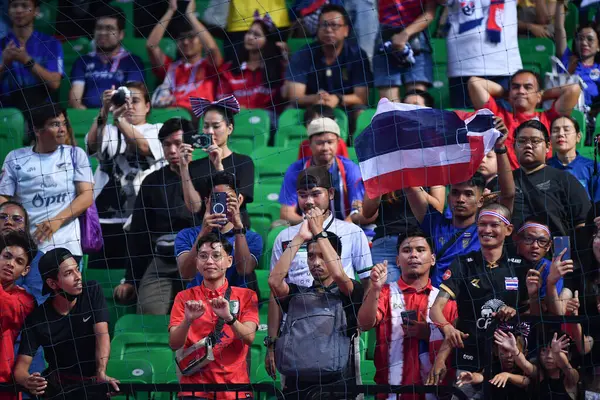 Bangkok, Tayland - 28 Nisan 2024: Tayland 'ın Tayland' daki Bangkok Arena 'da İran ile 2024 Asya Kupası' nda destek