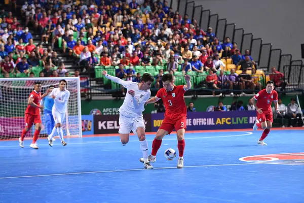 Bangkok, Tayland - 28 Nisan 2024: Behrooz Azimihematabadi # 14 İran Oyuncusu 2024 Asya Kupası sırasında Tayland 'ın Bangkok Arena kentinde