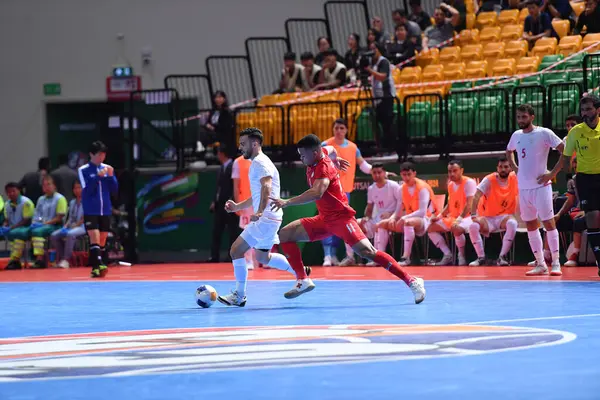 Bangkok, Tayland - 28 Nisan 2024: Muhammed Osamanmusa # 11 Tayland Oyuncusu 2024 'te Tayland' ın Bangkok Arena kentinde İran ile karşı karşıya geldi.