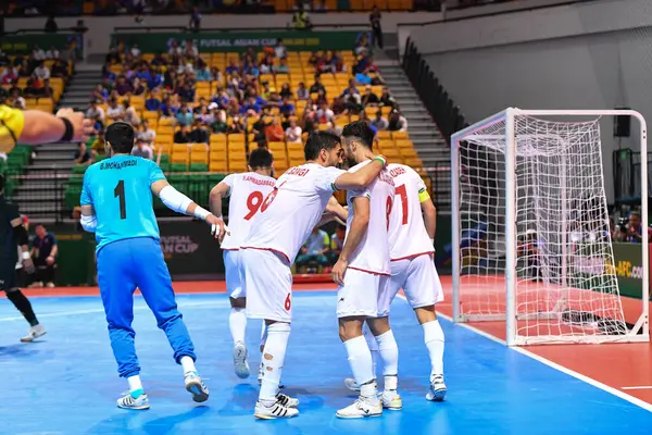Bangkok-Tayland: 28 APR 24 - İran ile Tayland 'ın Bangkok Arena kentinde oynanan 2024 Asya Kupası sırasında İran oyuncusu