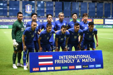 Pathumthani - Tayland, 31 Mayıs 2022: Tayland ile Tayland arasındaki dostluk maçı sırasında Bg Stadyumu, Tayland