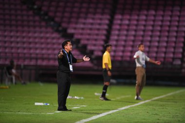 Nonthaburi-thailand-12SEP2021 POPPRASERT Chonburi FC 'nin koçu 2021 yılındaki muangthong maçında Thunderdome Stadyumu, Tayland' daki Chonburi Fc 'e karşı.