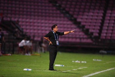 Nonthaburi-thailand-12SEP2021 POPPRASERT Chonburi FC 'nin koçu 2021 yılındaki muangthong maçında Thunderdome Stadyumu, Tayland' daki Chonburi Fc 'e karşı.