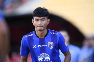 Chiangmai - Tayland, 25 Eylül 2022: Teerasak Poeiphimai # 21 Tayland Kupası sırasında Tayland ile Malezya arasında 700 yıllık stadyum, Tayland