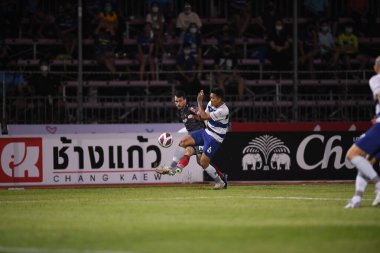 Bangplee-Samutprakan-10NOV2021: Samutprakan şehri ile Tayland 'daki samutprakan Stadyumu' nda birleşen Muangthong maçında Willian popp # 19 Muangthong oyuncusu