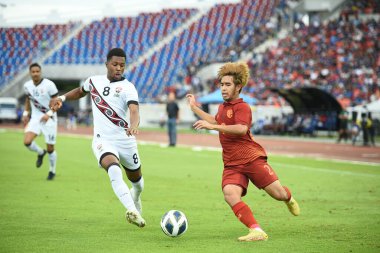 Chiangmai - Tayland, 25 Eylül 2022: Chatmongkol Rueangthanarot # 2 Tayland Kupası sırasında Tayland ile Malezya arasında 700 yıllık stadyum, Tayland