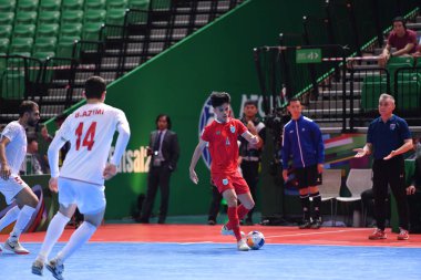 Bangkok, Tayland - 28 Nisan 2024: Krit Aransanyalak # 4 Tayland Oyuncusu 2024 'te Tayland' ın Bangkok Arena kentinde İran ile karşı karşıya