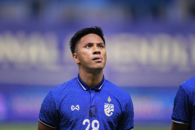 Pathumthani - Tayland, 31 Mayıs 2022: Tayland 'ın Bg Stadyumu' ndaki Bahreyn maçında 28 numaralı Jakkapan Praisuwan Tayland Oyuncusu