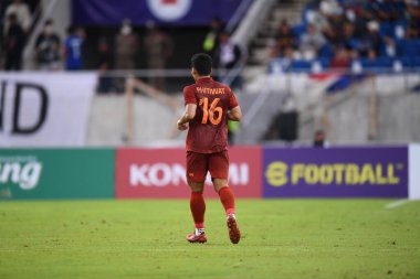 Chiangmai - Tayland, 25 Eylül 2022: Phitiwat Sookjitthammakul # 16 Tayland Kupası sırasında Tayland ile Malezya arasında 700 yıllık stadyum, Tayland