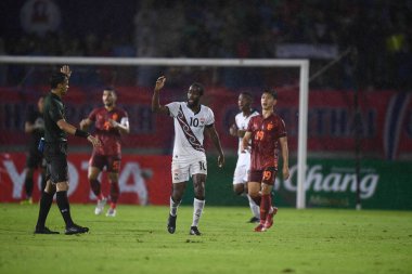 Chiangmai - Tayland, 25 Eylül 2022: Kavin Morino # 10 Trinidad Oyuncusu ve Tubaco, Tayland ile Malezya arasındaki 700 yıllık stadyum, Tayland