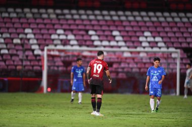 Nonthaburi-thailand-12SEP2021-Popp Willian # 19 Muangthong oyuncusu 2021 yılındaki muangthong maçında Thunderdome Stadyumu, Tayland 'daki Chonburi Fc maçında birleşti.