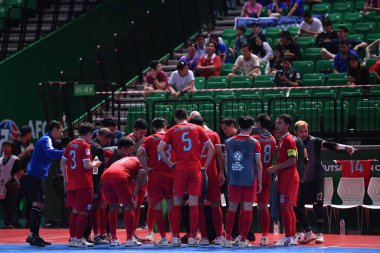 Bangkok, Tayland - 28 Nisan 2024: Tayland Oyuncuları Tayland 'ın Bangkok Arena kentinde İran ile 2024 Asya Kupası' nda