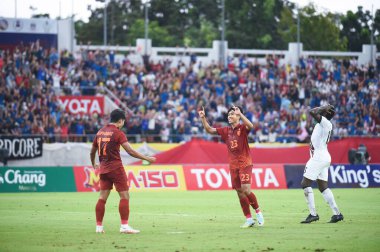 Chiangmai, Tayland - 25 Eylül 2022: Channarong Promsrikaew # 23 Tayland Kupası sırasında 700 yıllık stadyumda Malezya 'ya karşı oynandı. 