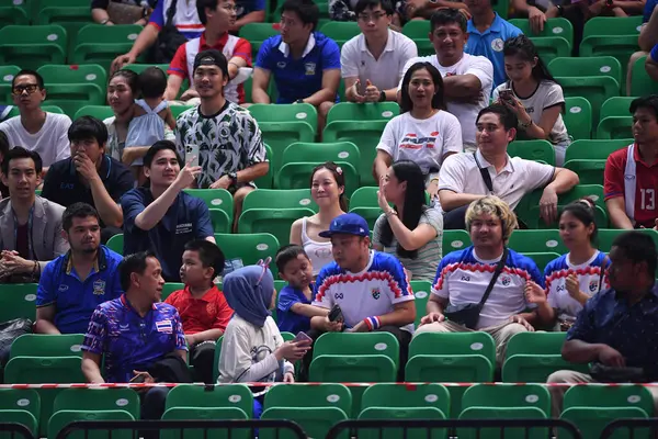 Bangkok, Tayland - 28 Nisan 2024: Tayland 'ın Tayland' daki Bangkok Arena 'da İran ile 2024 Asya Kupası' nı destekleyenler