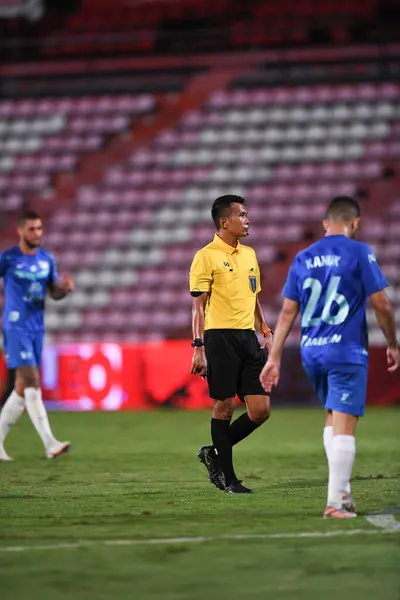 stock image Nonthaburi-thailand-12SEP2021-ANUSORN NOOKEAW referee in action during thaileague2021 between muangthong against chonburi fc at thunderdome stadium,thailand