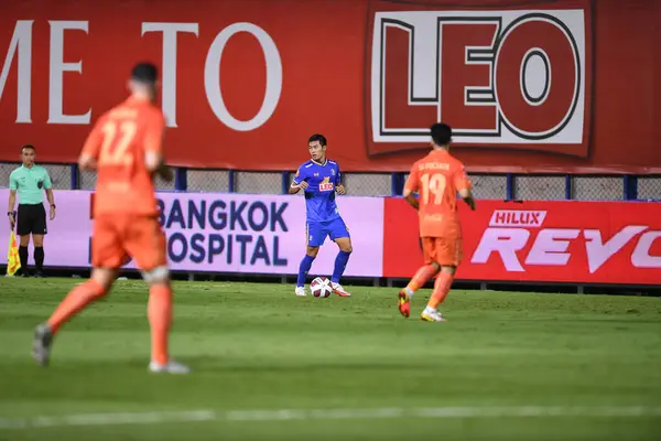 stock image THANYABURI, PATHUMTHANI, THAILAND - 6 NOVEMBER, 2021:Sarach yooyen #6 Player of bg pathum in action during thaileague2021 between bgpu against buriram at leo stadium,thailand