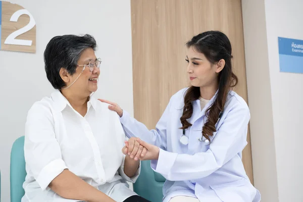 Doctor Examination Giving Hope Elderly Patient Nursing Hospital — стоковое фото