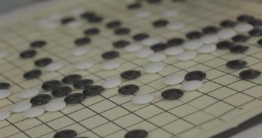 Ellerinizi kapatın ve evinizde Go kart oyunu oynayın..