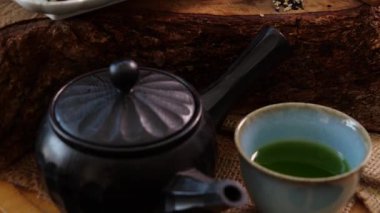 Japon yemeği ızgara Saba balığı ya da tatlı soslu uskumru balığı ve Japon pirinci. 