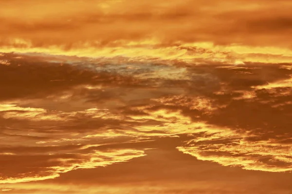 Czerwone Chmury Niebie Zachodzie Słońca — Zdjęcie stockowe