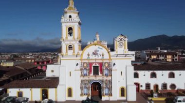 Chignahuapan, Puebla Mexico. Nov 23 2022. Panoramic drone view of the indigenous Baroque church Parroquia de Santiago Apstol in the central Plaza de Armas.