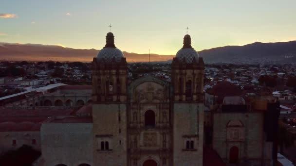 Zacofany Strzał Drona Świątyni Santo Domingo Centrum Miasta Oaxaca Meksyku — Wideo stockowe