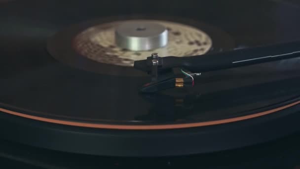 Hand Tourne Sur Disque Vinyle Vintage Aiguille Provient Disque Vinyle — Video