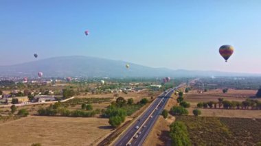 Güneş Piramidi sırasında Teotihuacan 'daki Sıcak Hava Balonlarının İnanılmaz Görüntüleri
