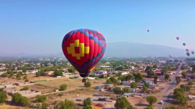 Güneş Piramidi sırasında Teotihuacan 'daki Sıcak Hava Balonlarının İnanılmaz Görüntüleri
