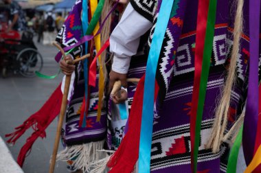 Danza de los viejitos, geleneksel Meksika dansı.