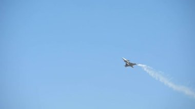Kraliyet Tayland Hava Kuvvetleri savaş uçağı uçuş gösterisi teknolojisi arka planında