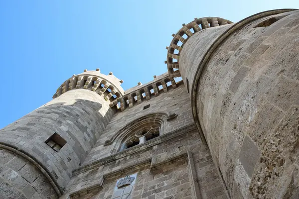 Rodos adasındaki antik bir kale. Savaştan kalma güzel bir kale kulesi.
