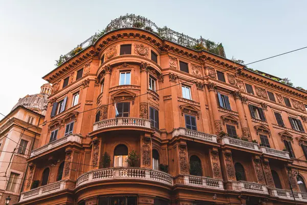 stock image Cozy old street in Trastevere in Rome, Italy. Trastevere is rione of Rome, on the west bank of the Tiber in Rome, Lazio, Italy. Architecture and landmark of Rome