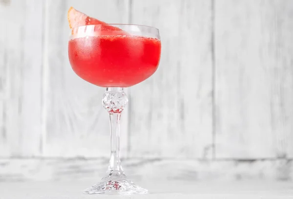 Grüner Deacon Cocktail Garniert Mit Grapefruitkeil — Stockfoto
