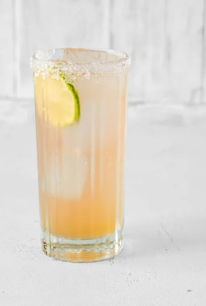 Glas Palomita Cocktail Garniert Mit Limettenrad — Stockfoto
